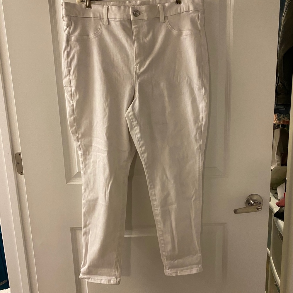 White American Eagle Jeans
